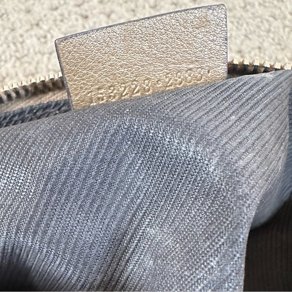 Authentic Y2K Vintage Gucci Brown Logo & Heart Gold Charm Zippered Makeup Bag - Picture 9 of 17